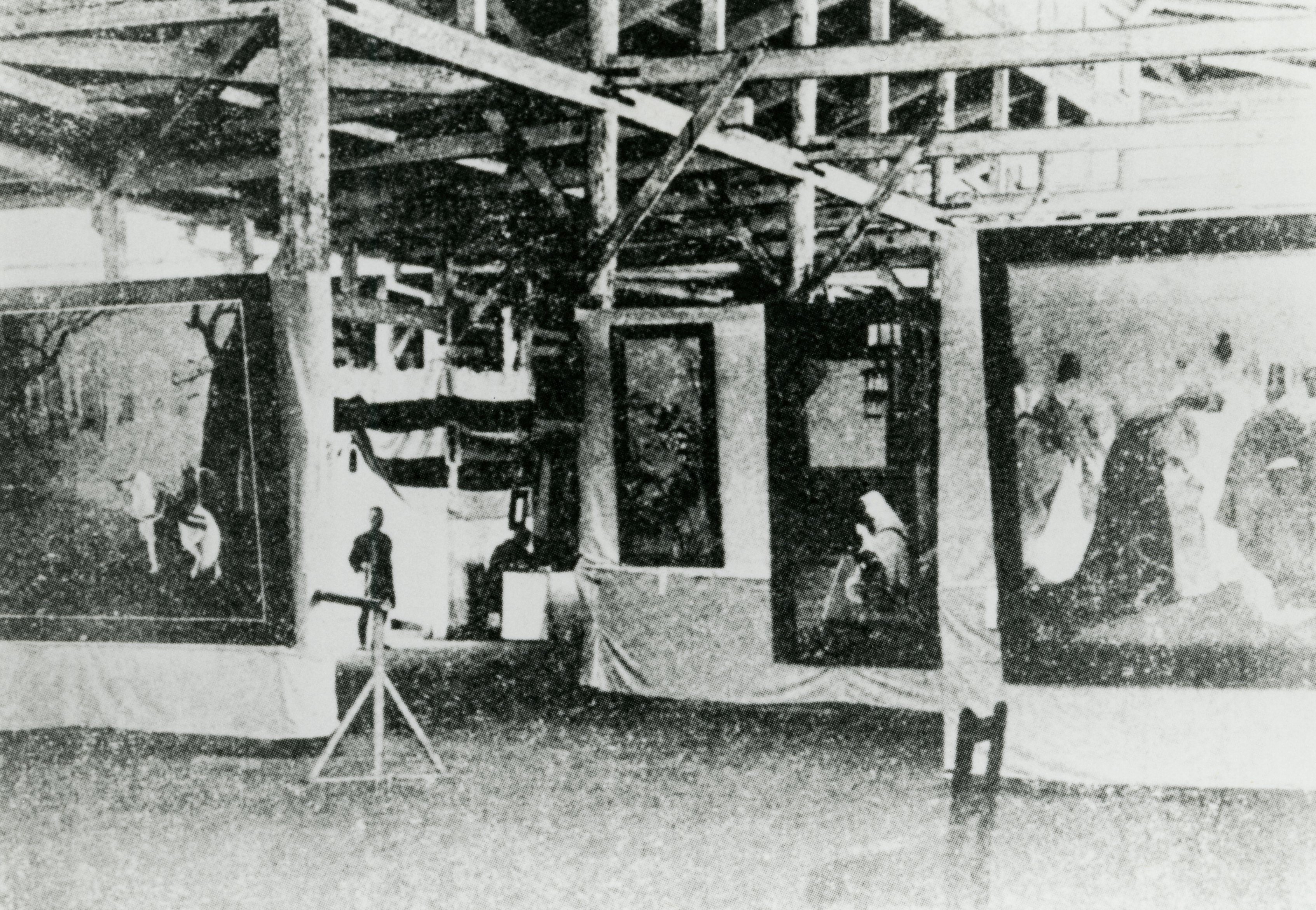 第１４回絵画共進会　会場風景　　上野公園・旧博覧会第５号館　　明治36(1903)年4月